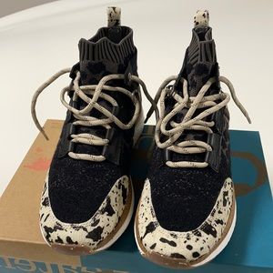 OTBT Animal print shoes
